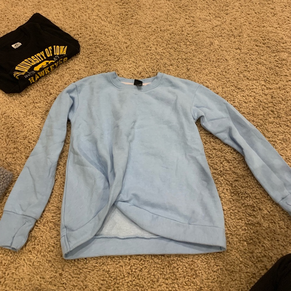 blue crew neck sweatshirt